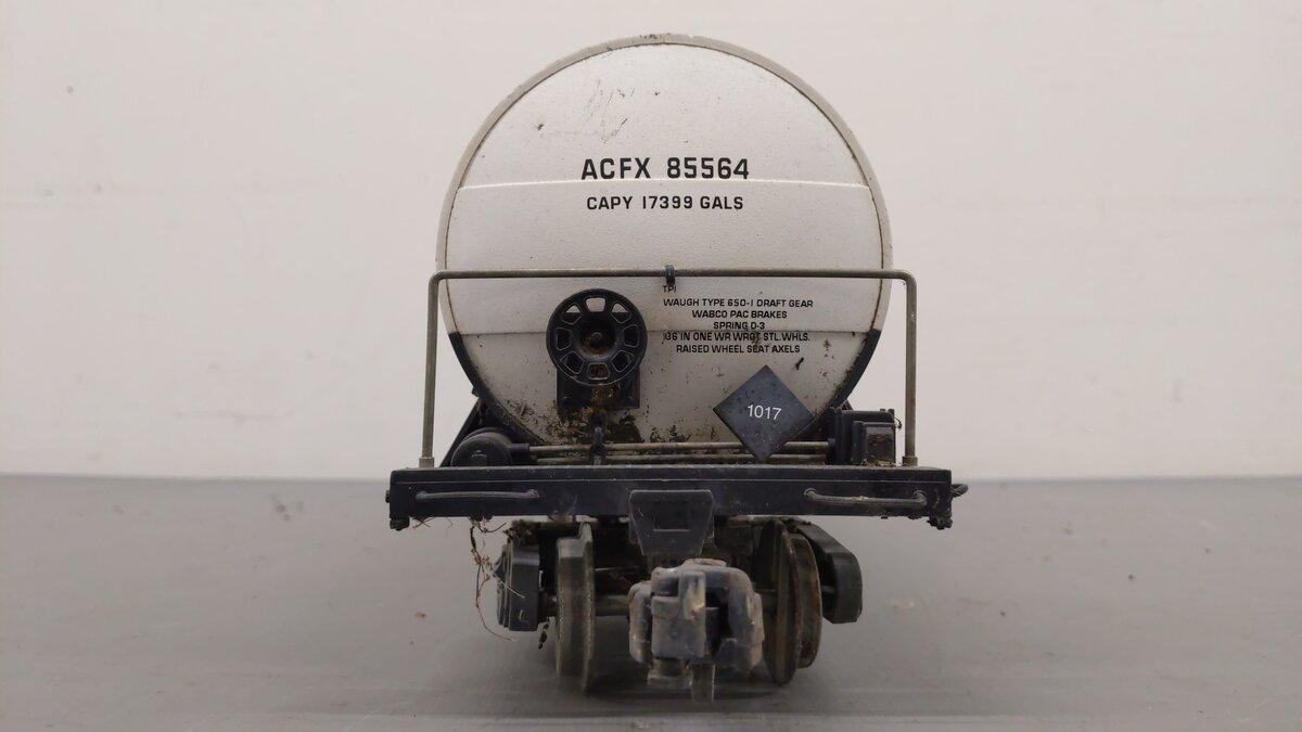 USA Trains R15167 G Diamond Shamrock Modern Tank Car #85564 with Metal Wheels VG