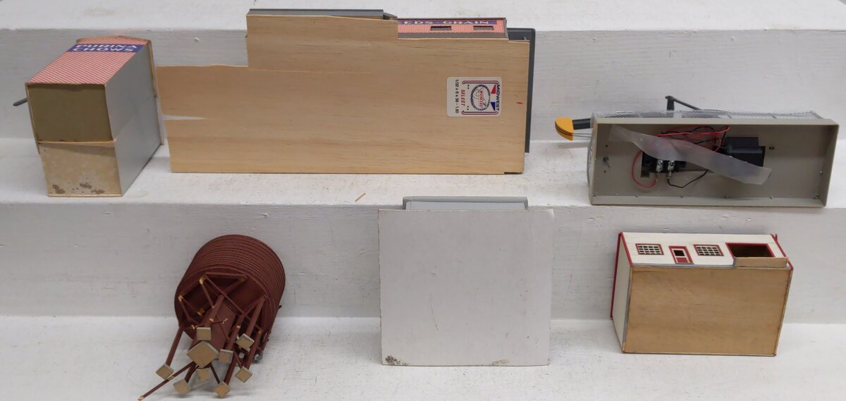 HO Scale Assorted Layout Buildings & Railroad Accessories [5]