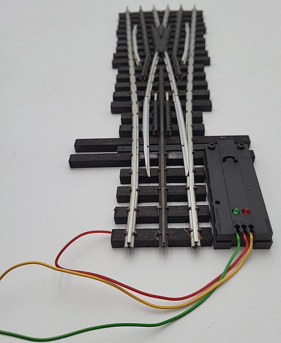 Ross #157M 11° Wye with DZ-1000 Remote Switch Turnout EX
