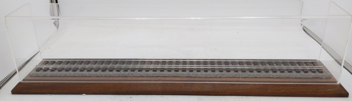 O Gauge Display Case 26" EX