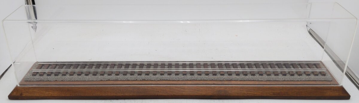 O Gauge Display Case 26" EX