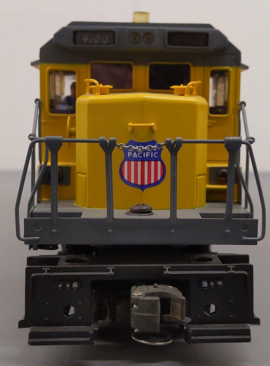 Lionel 6-18205 O Gauge Union Pacific Dash-8 40C Diesel Locomotive #9100 EX/Box