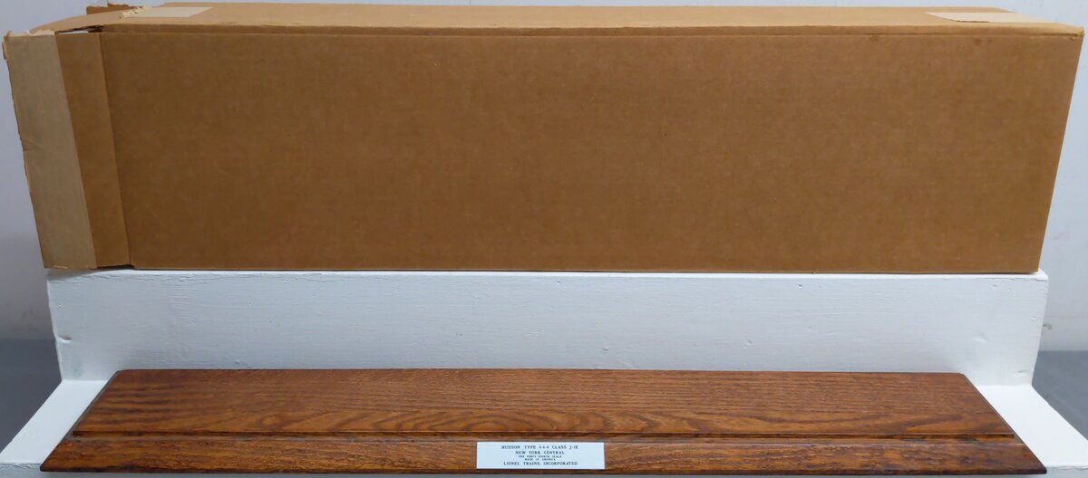 Lionel 6-18005 O NYC 4-6-4 700E Hudson Steam & Tender #5340 w/ Display Case EX/Box
