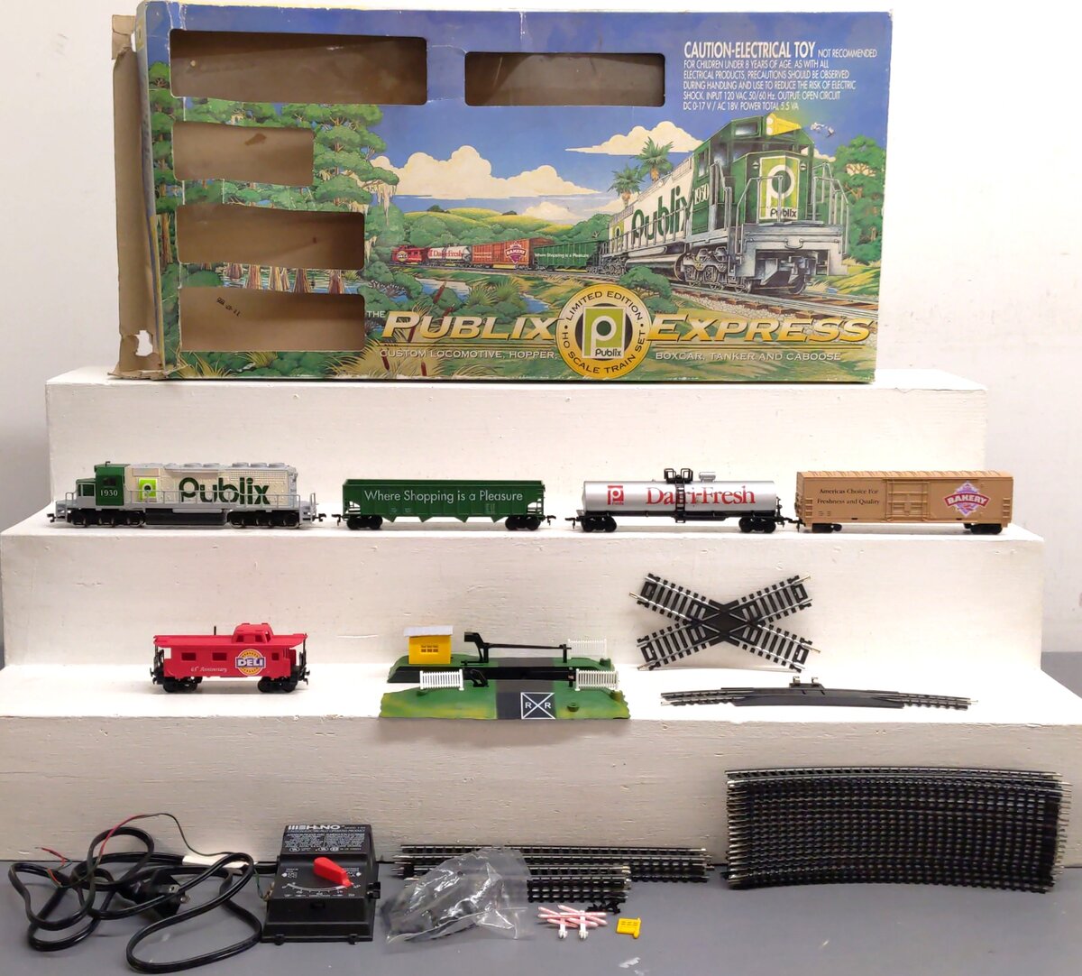 IHC Publix Express SD-40 HO Gauge Diesel Train Set VG/Box