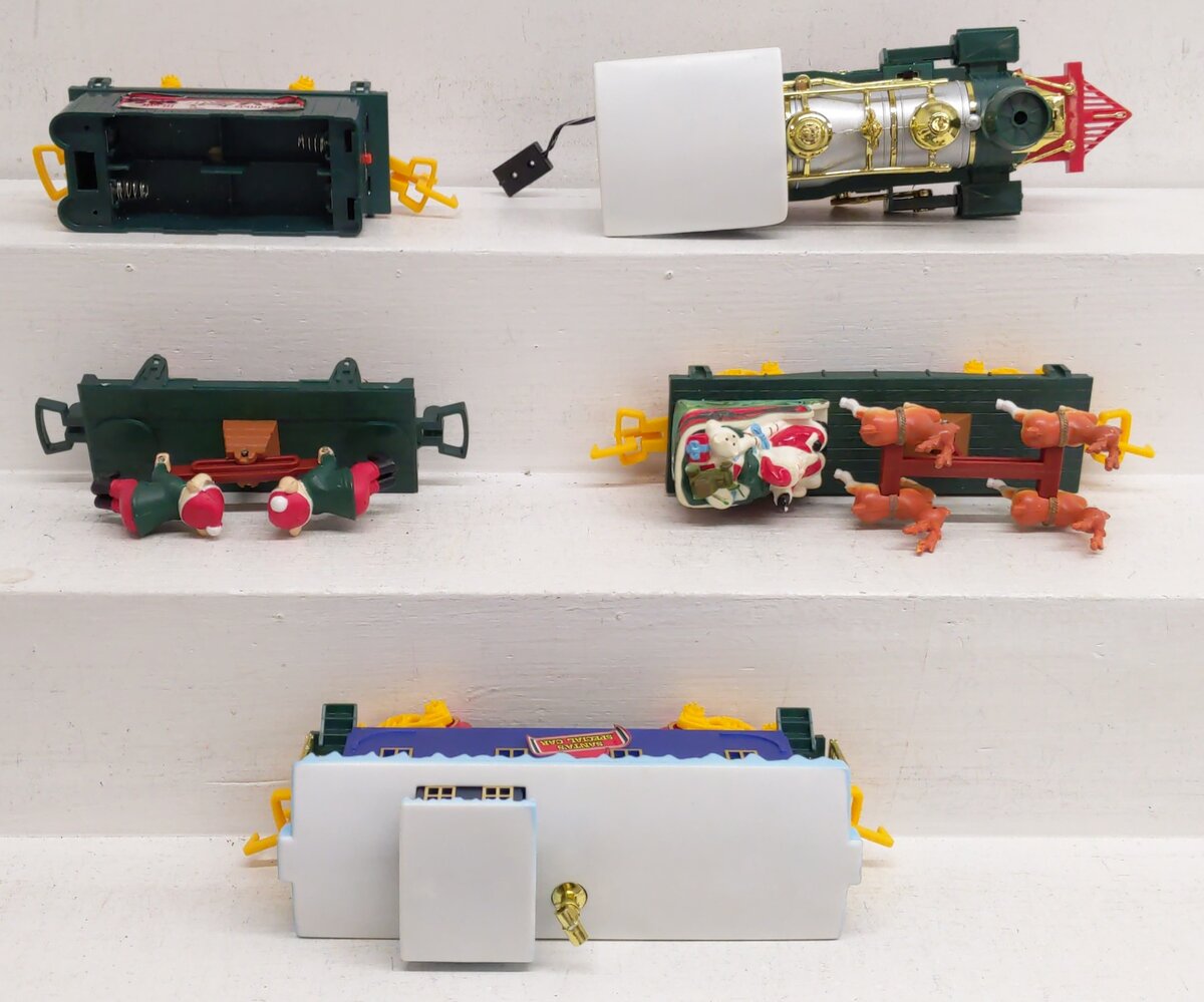 Toy State Industrial 5301 North Pole Christmas Express Steam Train Set VG/Box