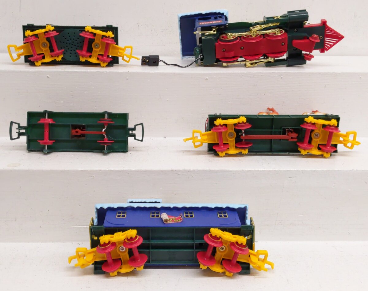 Toy State Industrial 5301 North Pole Christmas Express Steam Train Set VG/Box