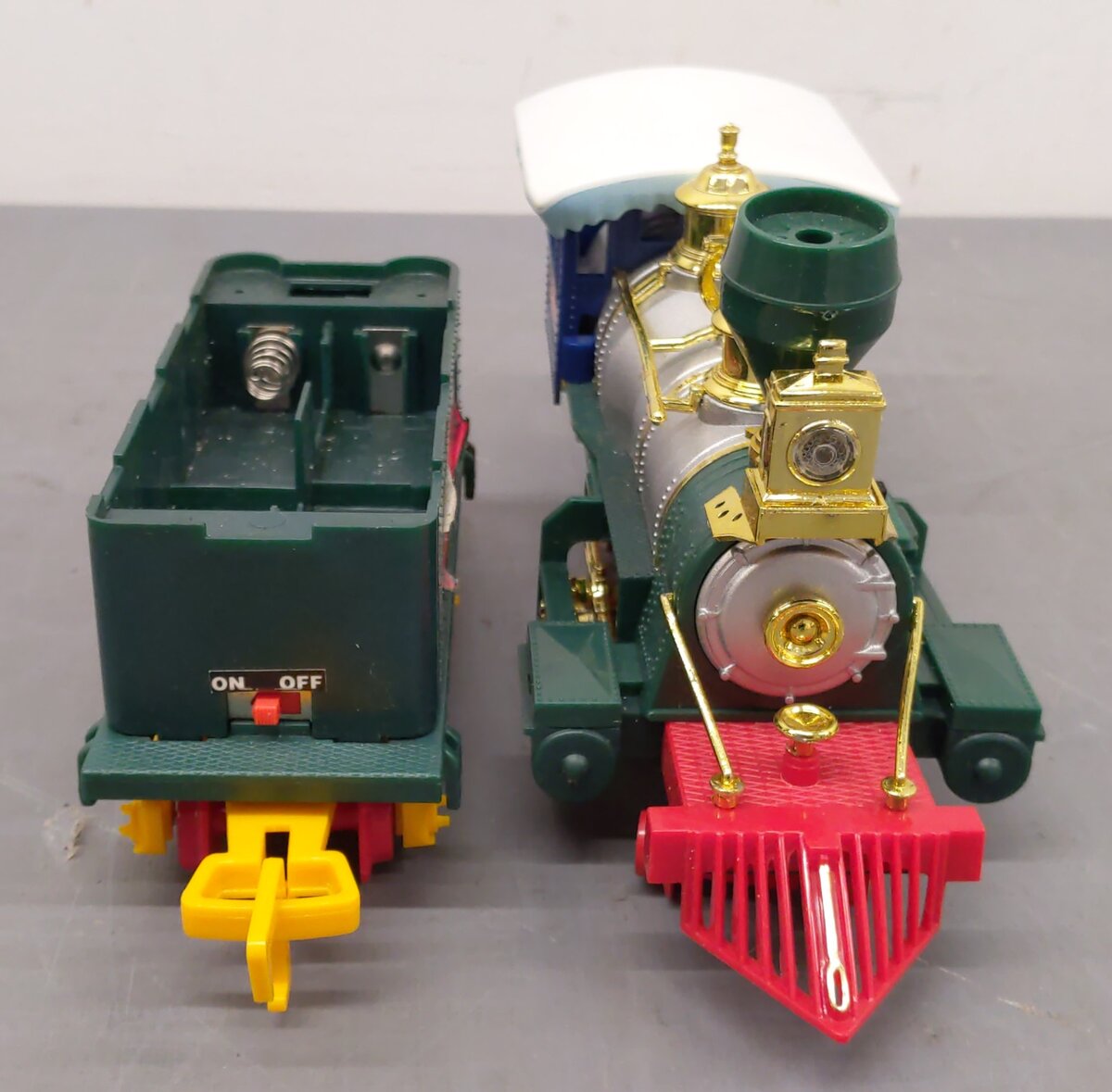 Toy State Industrial 5301 North Pole Christmas Express Steam Train Set VG/Box