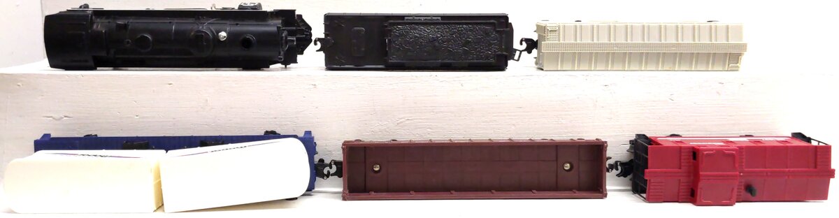 Lionel 6-11757 O Gauge Chysler Mopar Express Steam Freight Train Set EX/Box