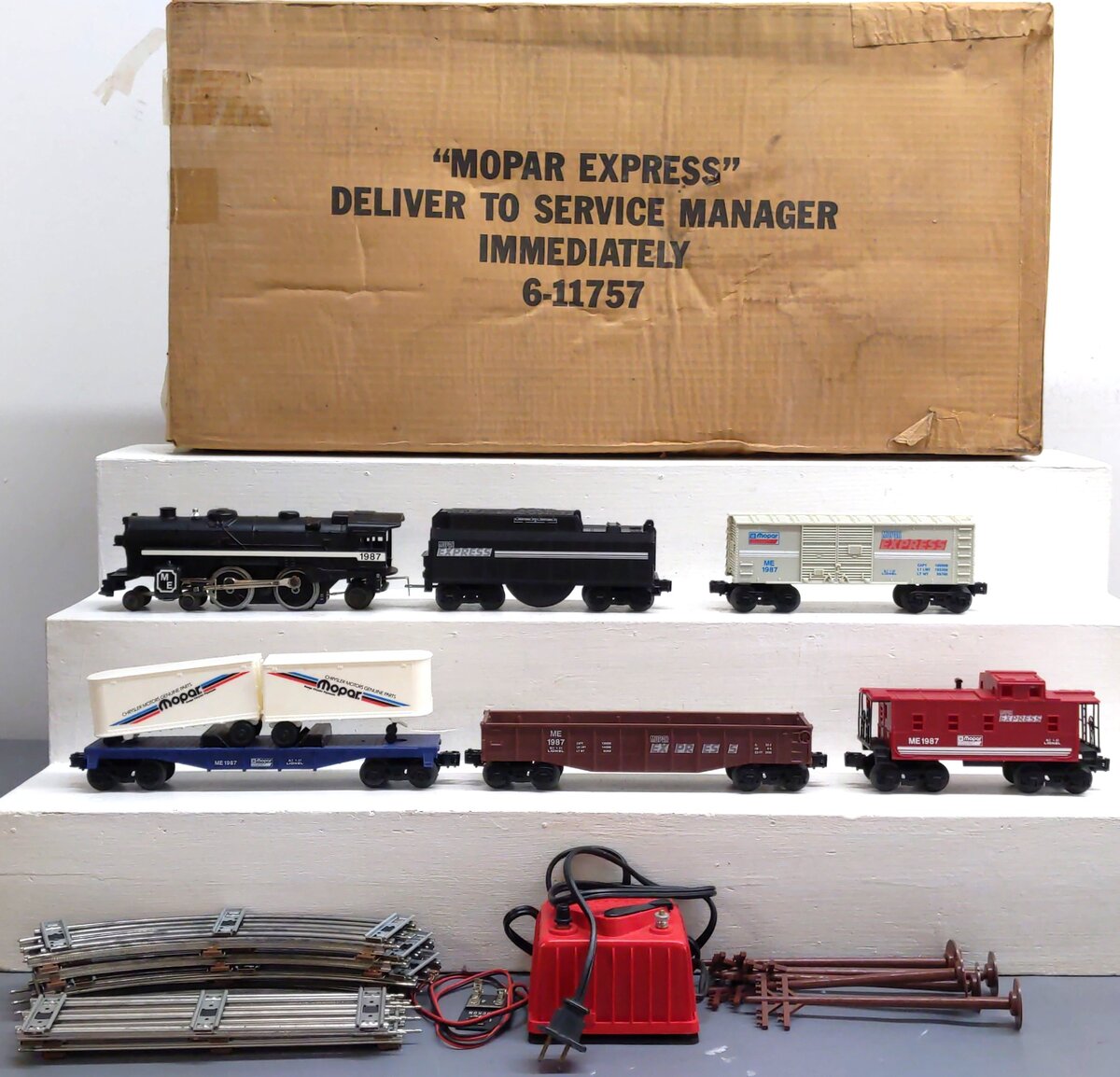 Lionel 6-11757 O Gauge Chysler Mopar Express Steam Freight Train Set EX/Box