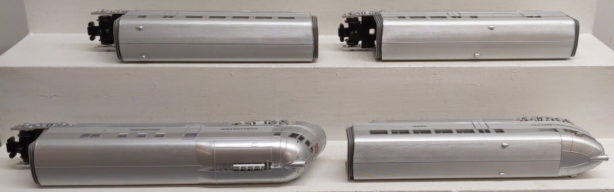MTH 30-2186-0 O Burlington Pioneer Zephyr Passenger Car with Horn (Set of 4) VG/Box