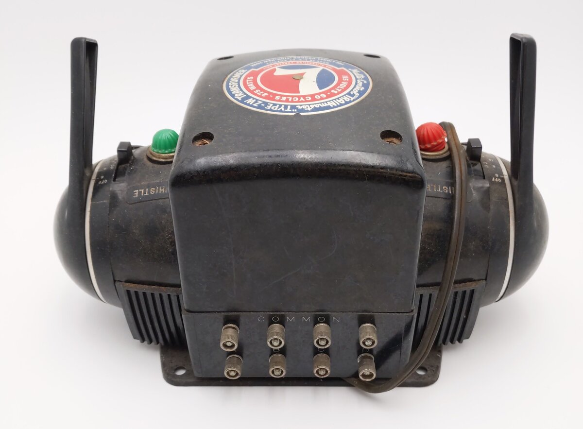 Lionel ZW Vintage O Gauge Trainmaster 275 Watt Transformer with Whistle