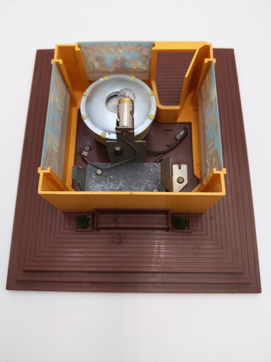 Lionel 114 Vintage O Newsstand with Horn VG