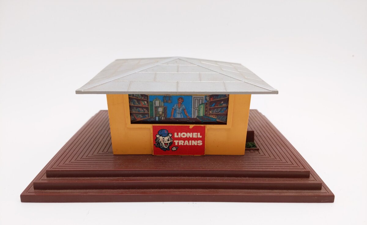 Lionel 114 Vintage O Newsstand with Horn VG