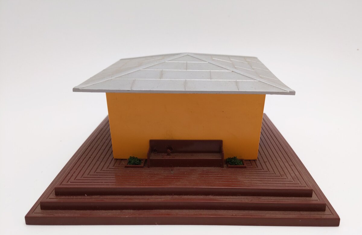 Lionel 114 Vintage O Newsstand with Horn VG