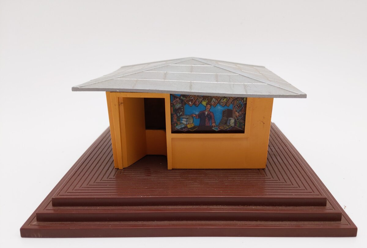 Lionel 114 Vintage O Newsstand with Horn VG