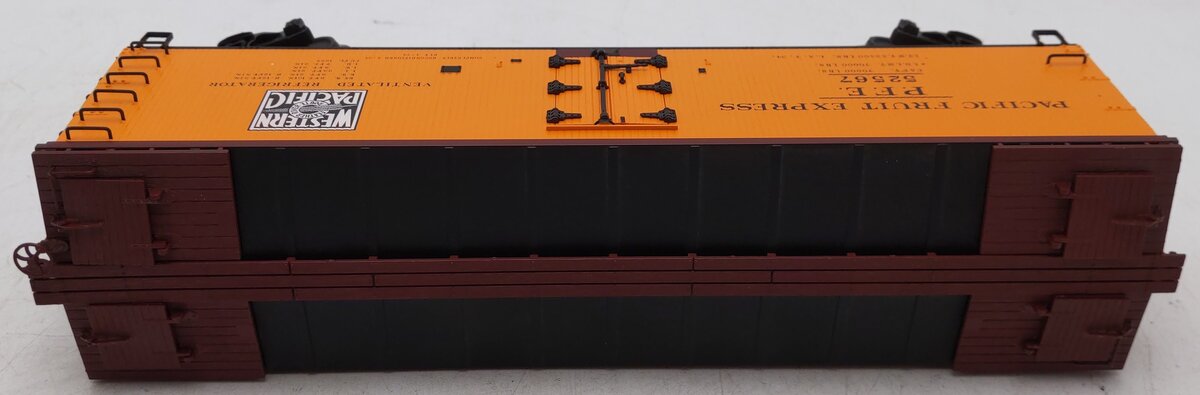 Atlas 8179-2 O Gauge WP/PFE 40' Wood Reefer Car #52567 (3-Rail) EX/Box