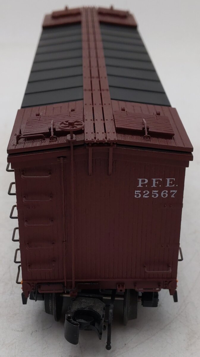 Atlas 8179-2 O Gauge WP/PFE 40' Wood Reefer Car #52567 (3-Rail) EX/Box