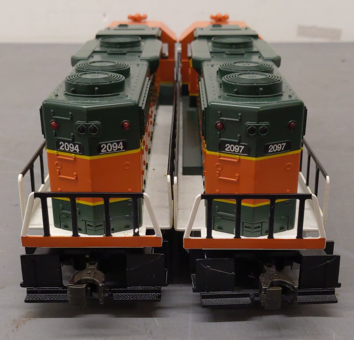 Williams GP38AA-100 O Gauge BNSF AA Diesel Locomotive Set #2094/2097 LN/Box