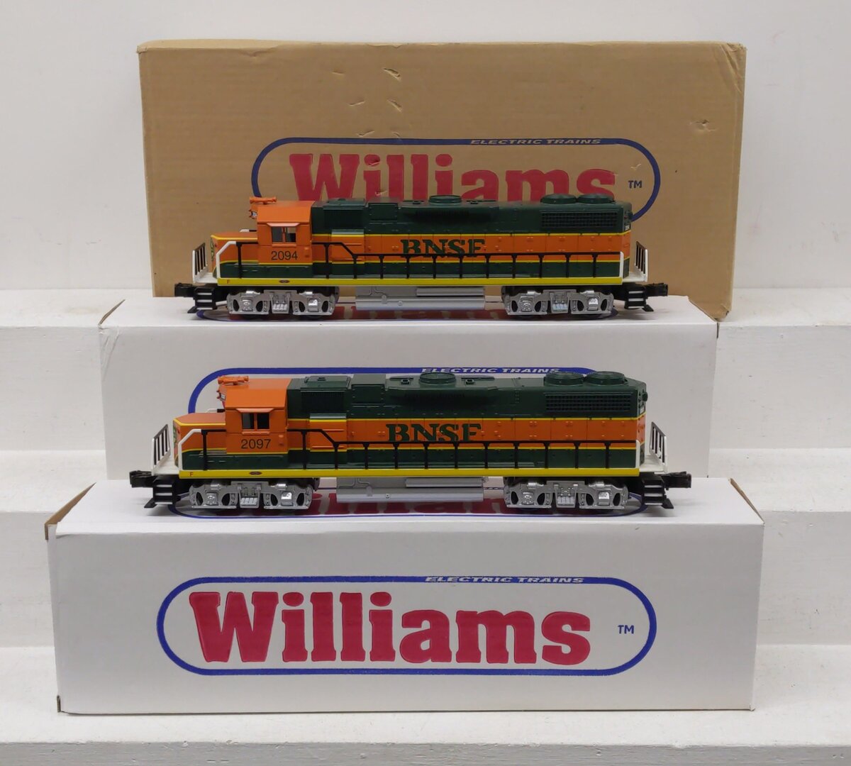 Williams GP38AA-100 O Gauge BNSF AA Diesel Locomotive Set #2094/2097 LN/Box