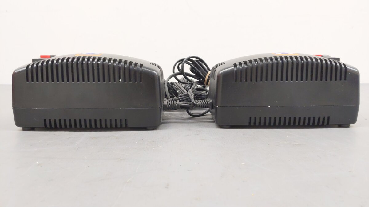 Lionel 6-32930 ZW Multi-Watt Transformer with Two 180 Watt PowerHouses EX/Box