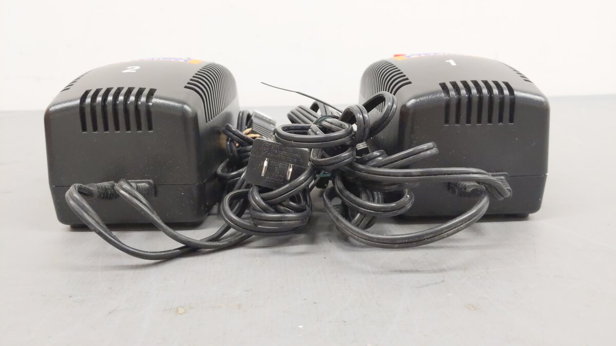 Lionel 6-32930 ZW Multi-Watt Transformer with Two 180 Watt PowerHouses EX/Box