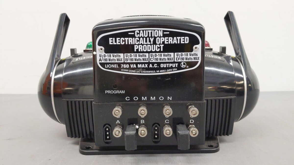 Lionel 6-32930 ZW Multi-Watt Transformer with Two 180 Watt PowerHouses EX/Box