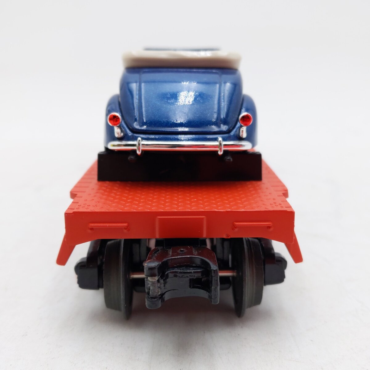 MTH 30-76197 Great Northern Flat Car with 2 '37 Ford V8 Convertibles EX/Box