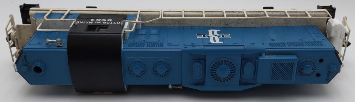 Lionel 6-8654 O Gauge Boston & Maine GP-9 Powered Diesel Locomotive #8654 VG/Box