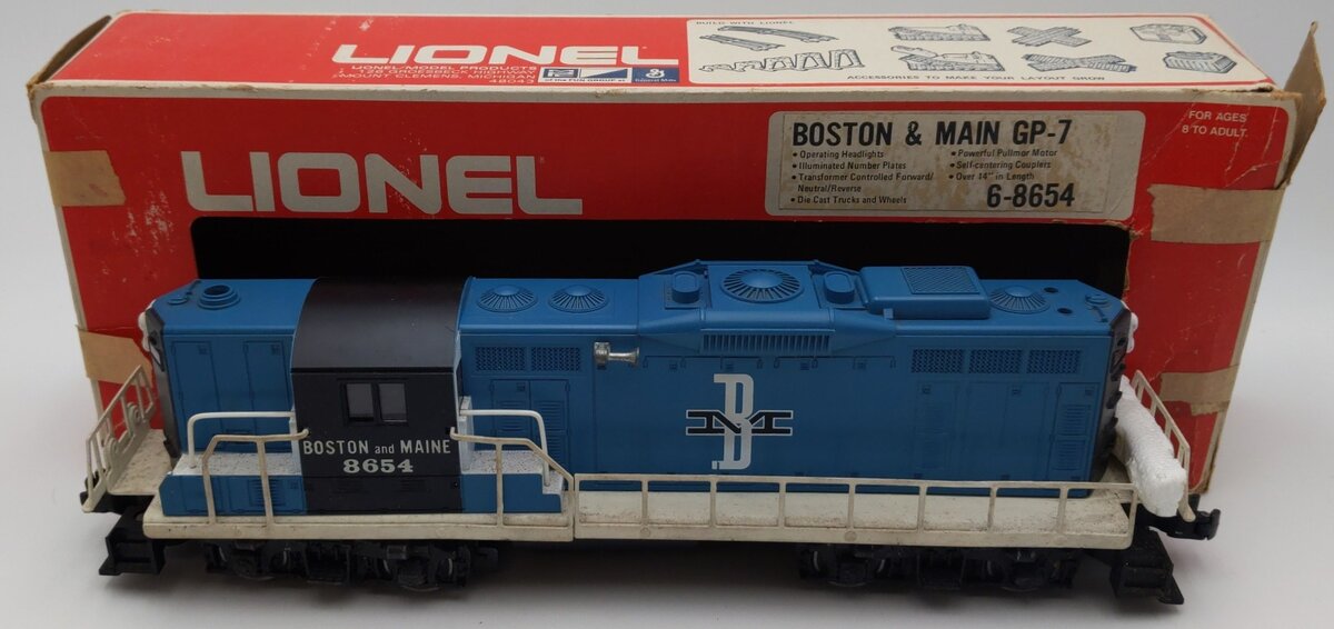 Lionel 6-8654 O Gauge Boston & Maine GP-9 Powered Diesel Locomotive #8654 VG/Box