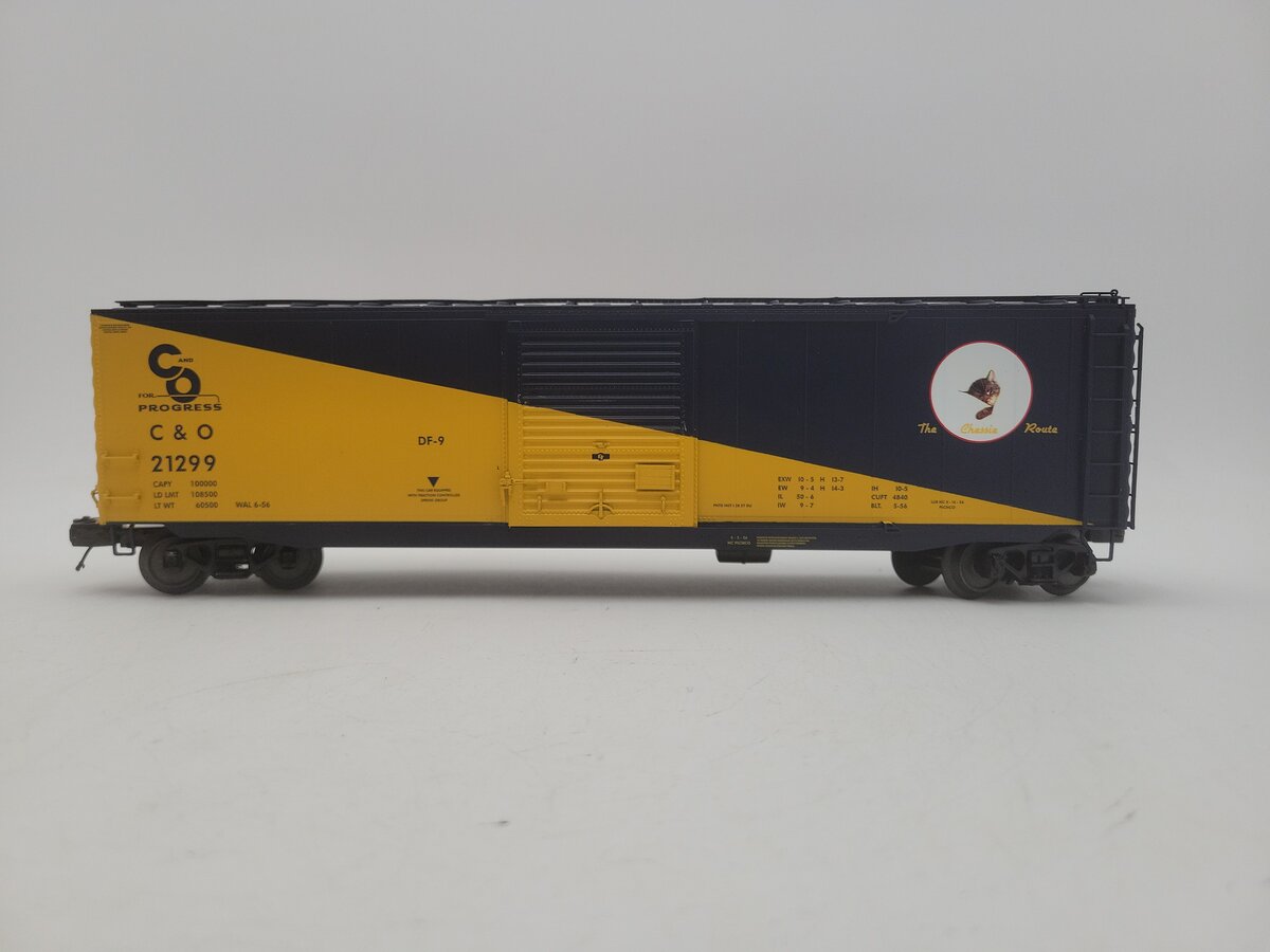 MTH 20-93584 Chesapeake & Ohio 50' PS-1 Box Car w/Youngstown Door #21299 EX/Box