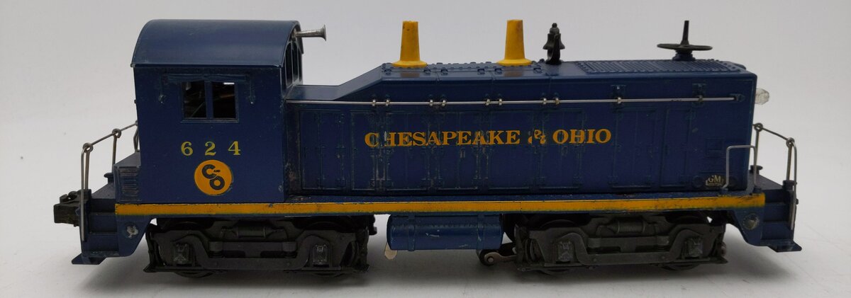 Lionel 624 Vintage O Chesapeake & Ohio NW-2 Powered Diesel Locomotive VG