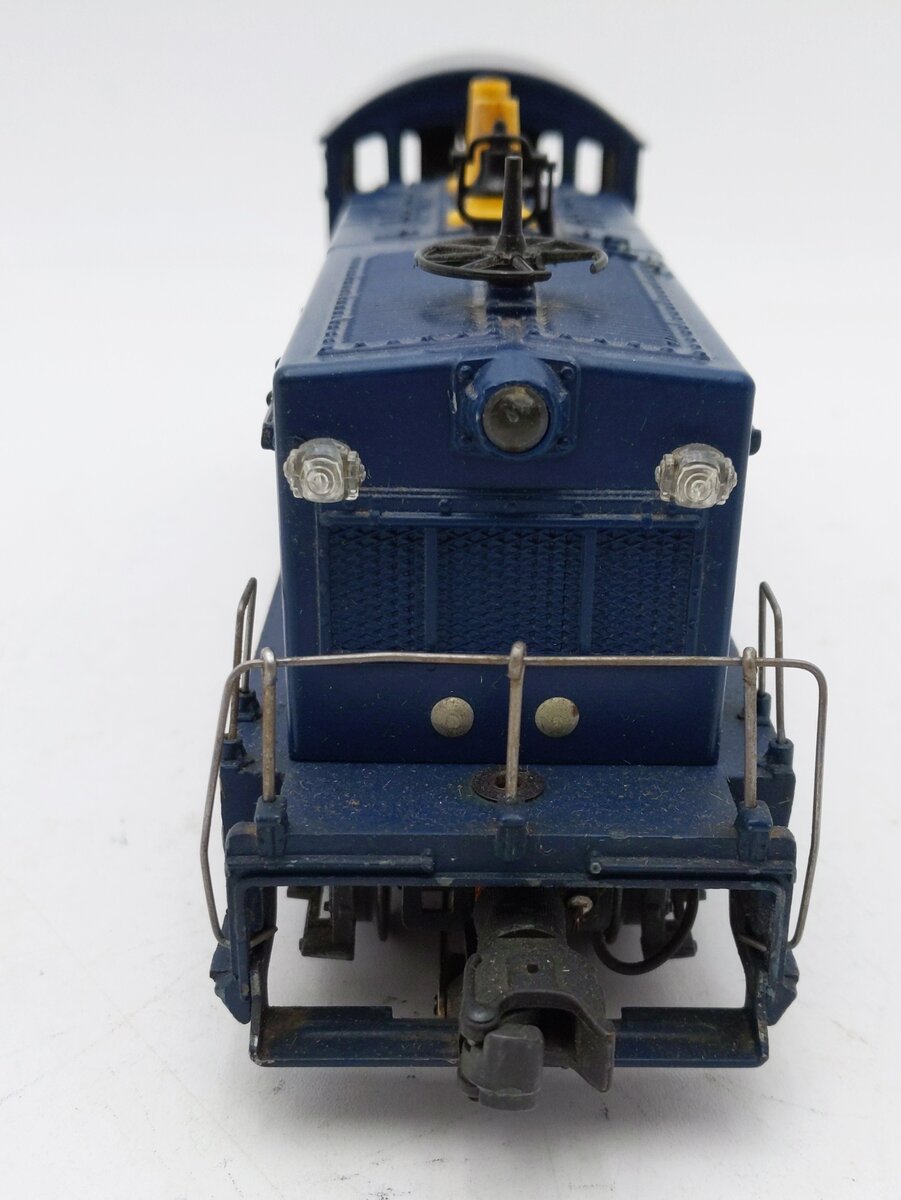 Lionel 624 Vintage O Chesapeake & Ohio NW-2 Powered Diesel Locomotive VG