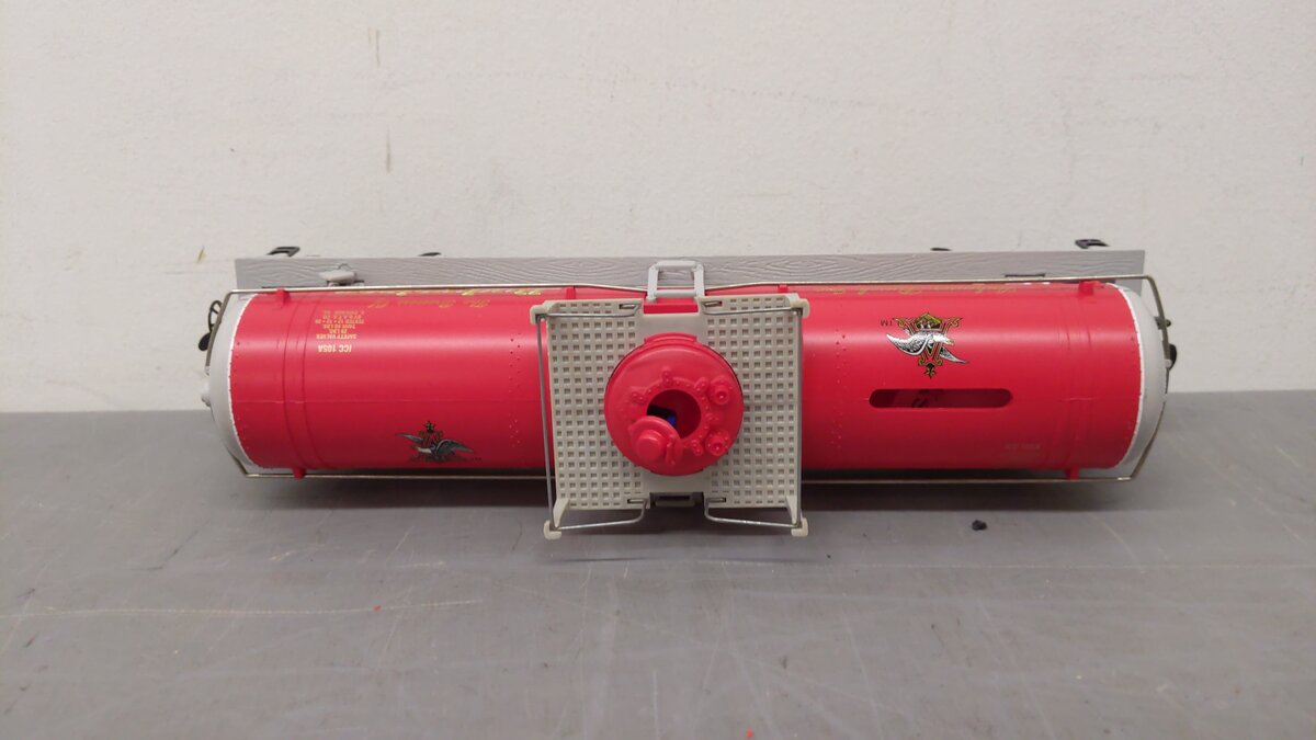 K-Line K635402 Budweiser Tank Car Bank w/Display Base EX/Box