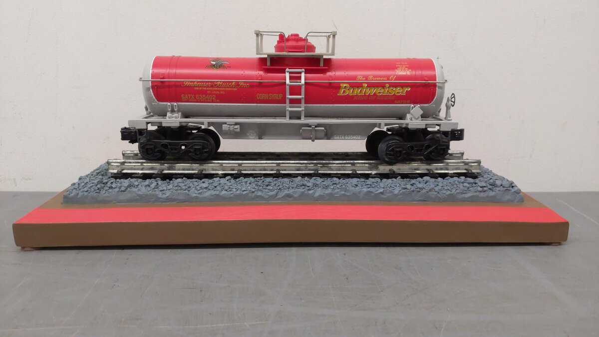 K-Line K635402 Budweiser Tank Car Bank w/Display Base EX/Box