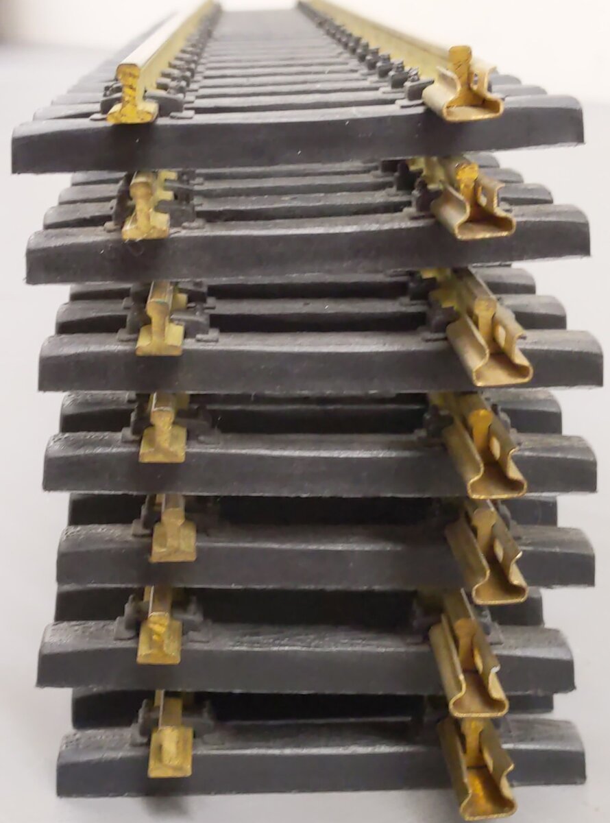 Aristo-Craft Assorted Straight Track Sections- 11099, 11070, 11060 [7]
