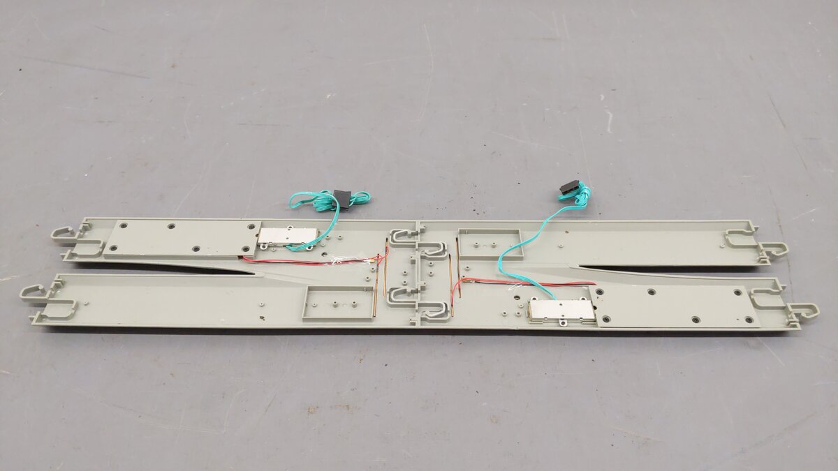 Bachmann 44575 HO Nickel Silver #6 E-Z Track Remote Crossover Turnout EX/Box