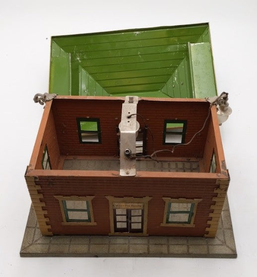 Lionel 124 Vintage Standard Gauge Lionel City Tinplate Station w/ Lights VG