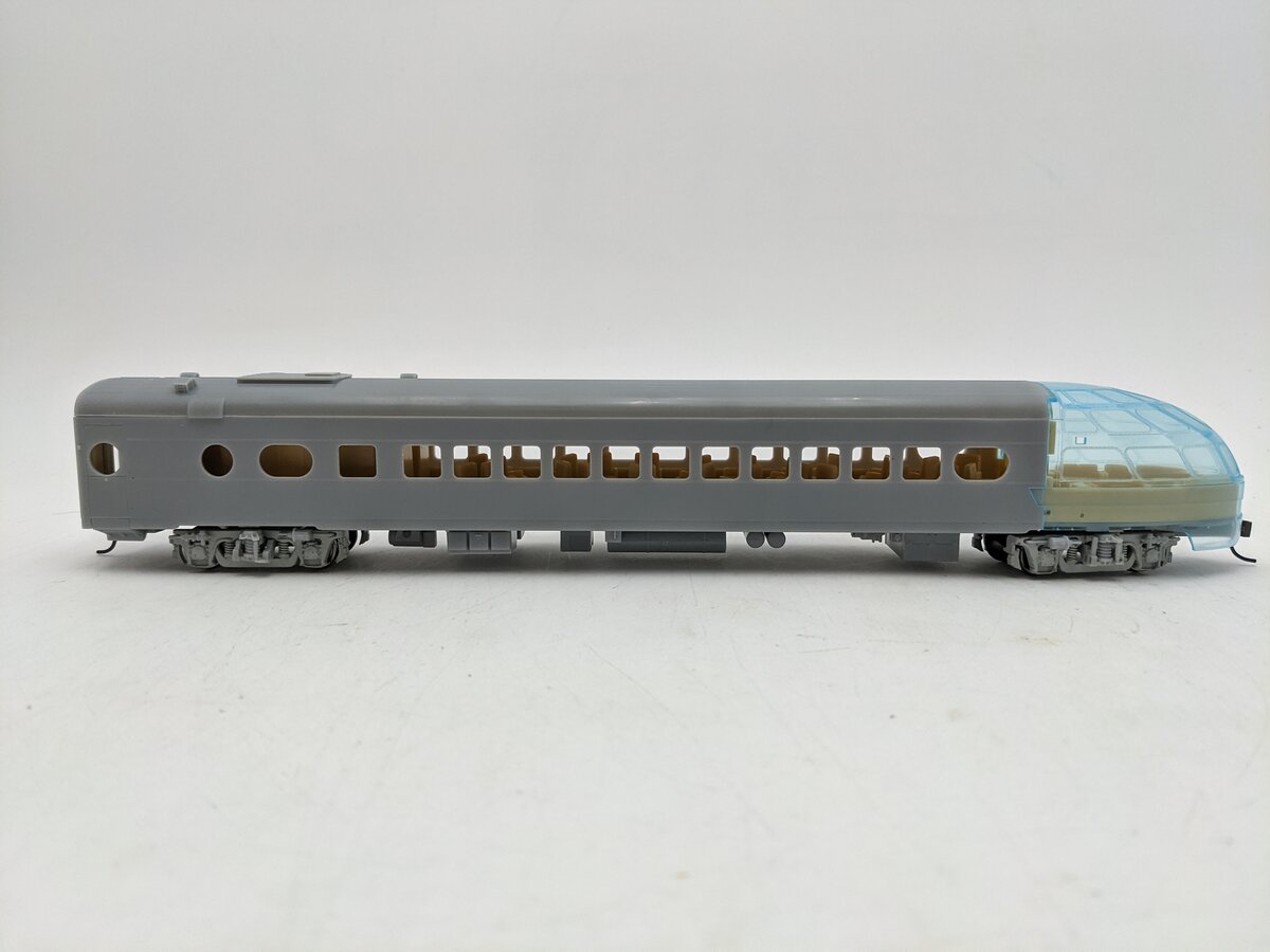 Walthers 932-9260 HO Milwaukee Skytop Lounge-Undecorated LN/Box