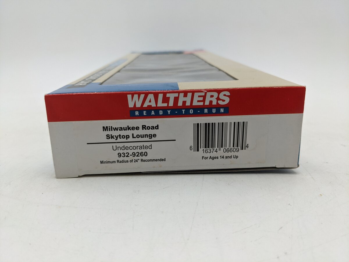 Walthers 932-9260 HO Milwaukee Skytop Lounge-Undecorated LN/Box
