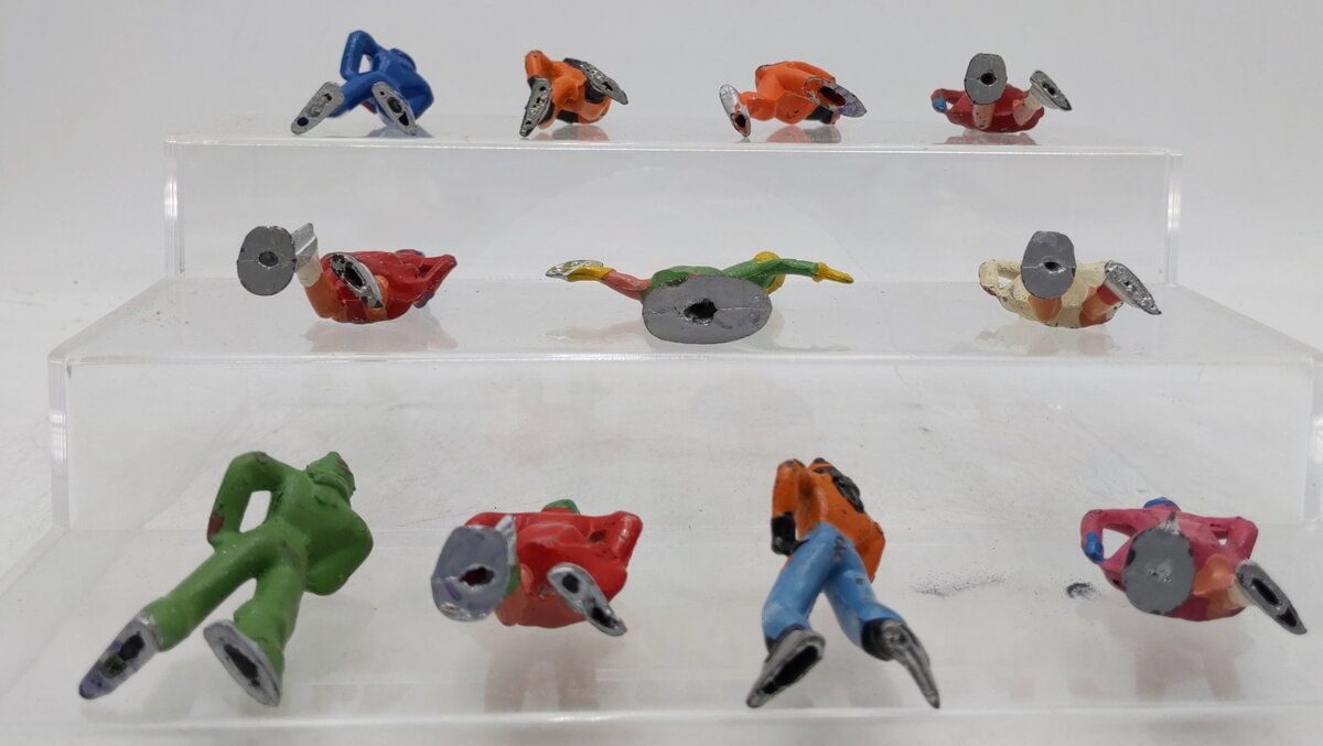 Vintage Lead Ice Skating Figures [11] VG