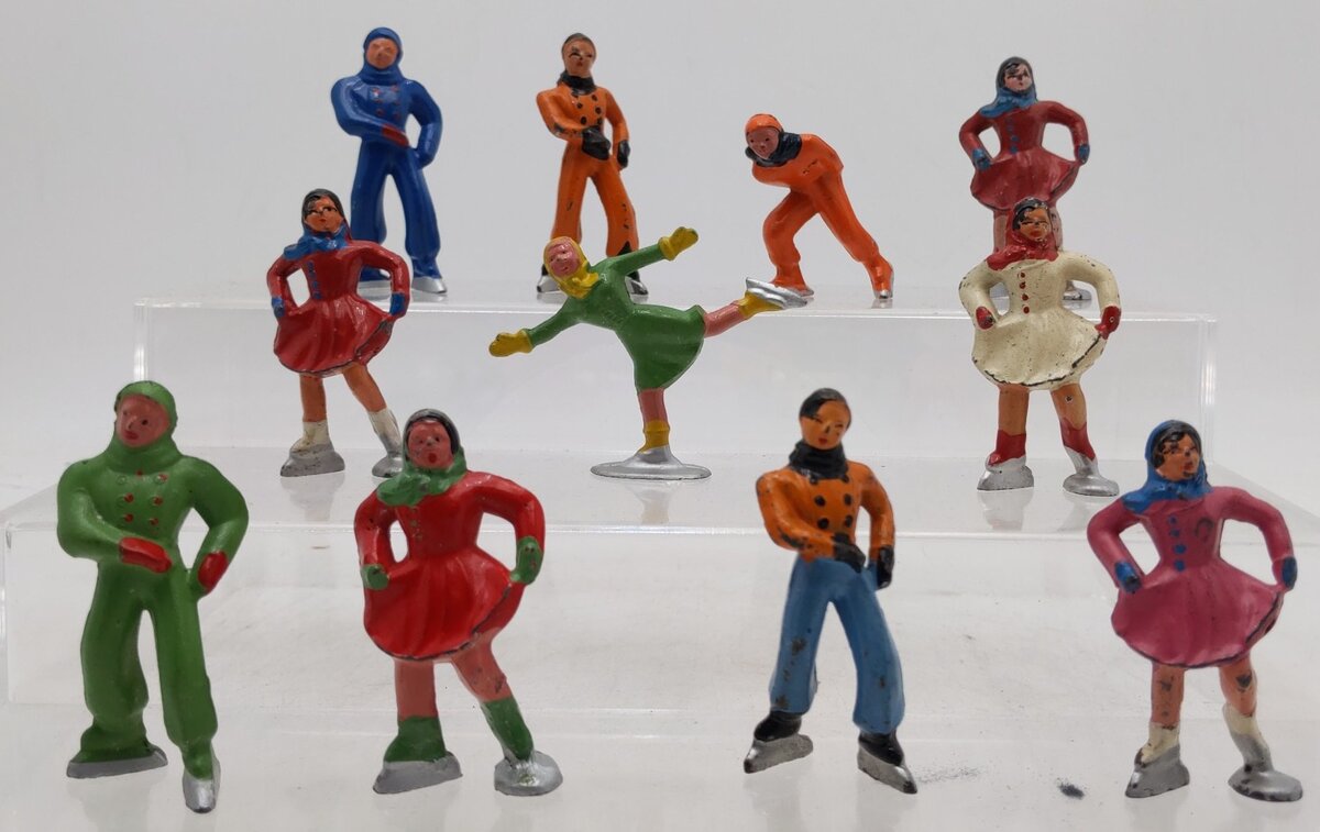 Vintage Lead Ice Skating Figures [11] VG