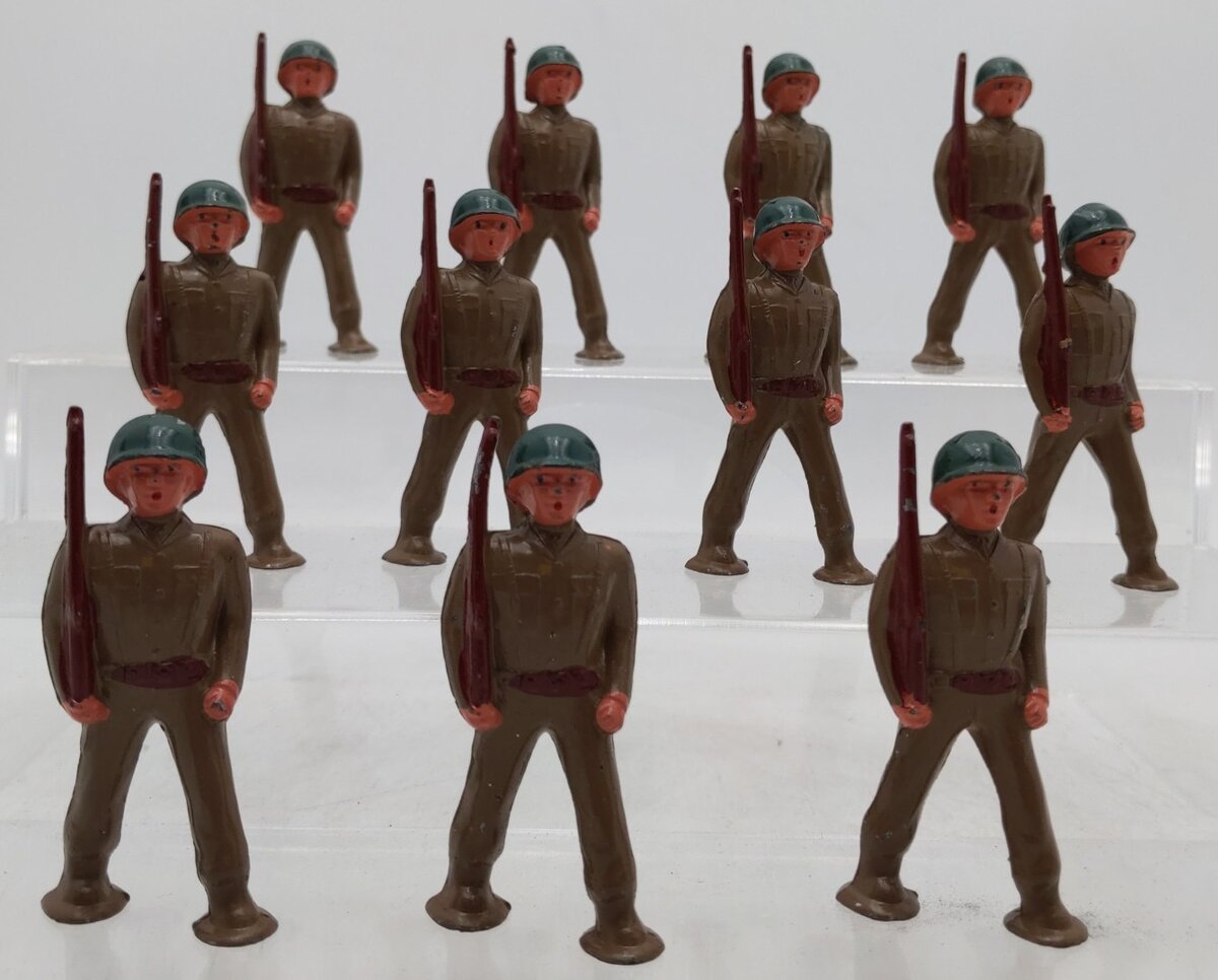 Vintage Lead WW2 Era Army Men [11] VG