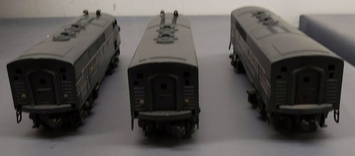 Lionel 2209W Vintage O NYC 2354 AA Triple Diesel Locomotives EX