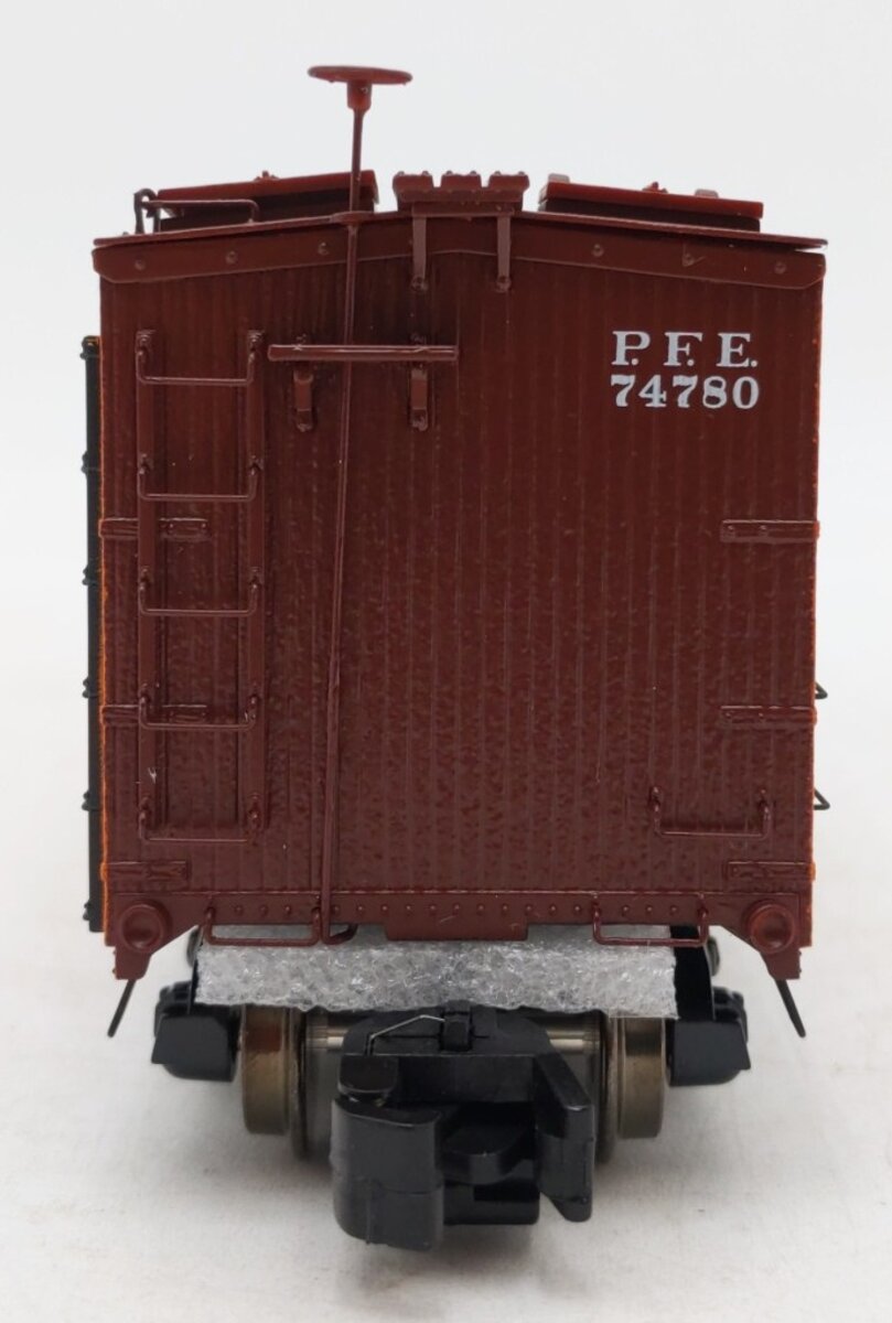 MTH 35-78011 S Gauge Pacific Fruit Express 40' Woodsided Reefer #74780 NIB