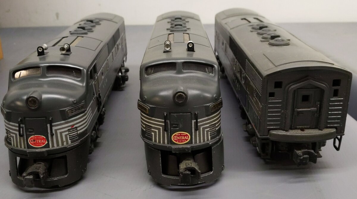 Lionel 2344 Vintage O New York Central F-3 ABA Diesel Locomotive Set EX