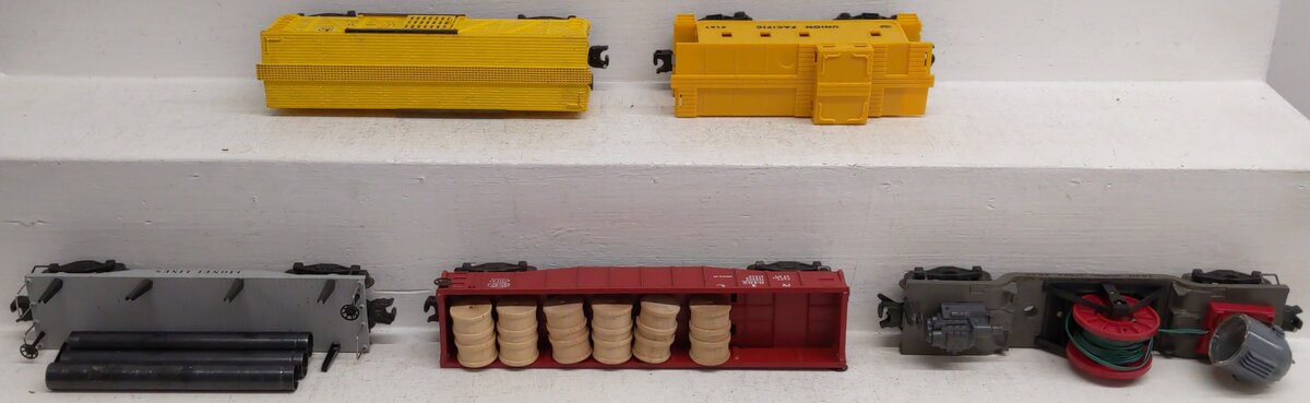 Lionel Vintage O Gauge Assorted Freight Cars: 6462, 6656, 6167, 3650 [5] EX