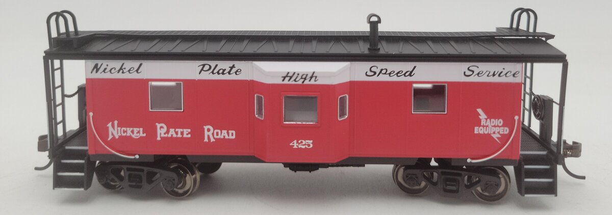 Bachmann 73202 HO Nickel Plate Road Bay Window with Roof Walk Caboose