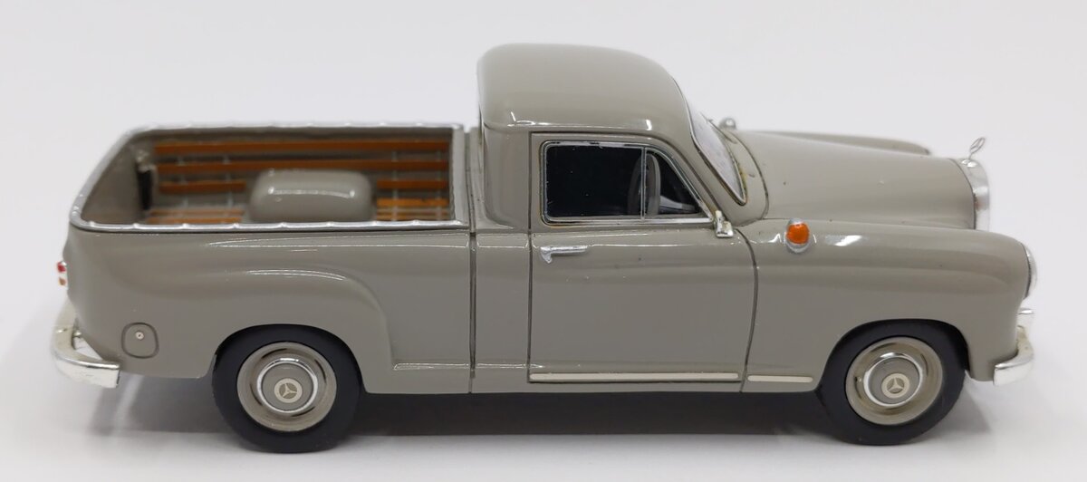 1:43 Diecast Mercedes-Benz 180 "Bakkie" Truck EX