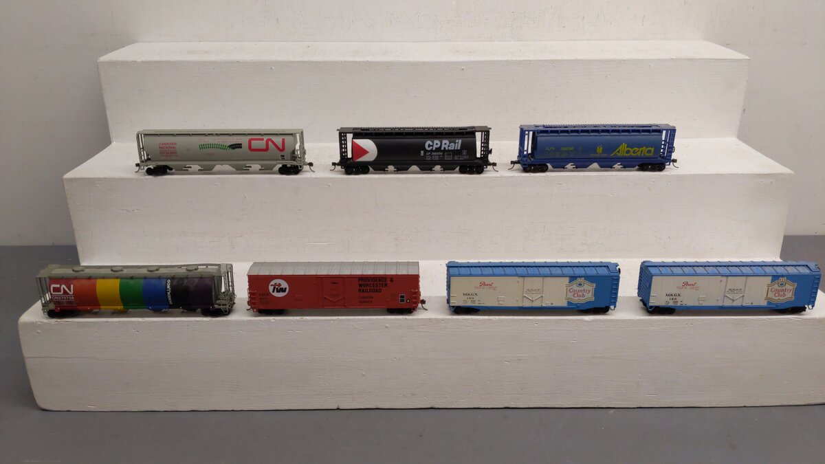 Bachmann and Others HO Assorted Freight Cars 120, 91271, 370708, 396098 [7] VG