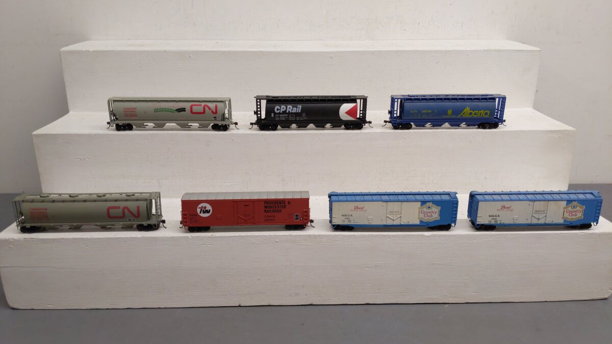 Bachmann and Others HO Assorted Freight Cars 120, 91271, 370708, 396098 [7] VG